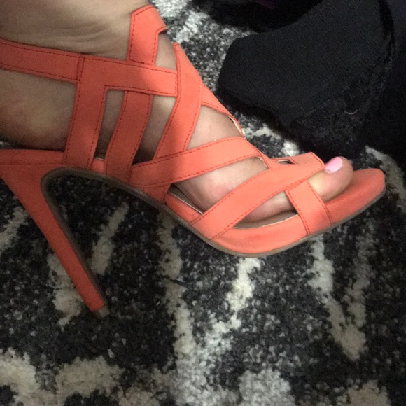 High heels - Picture 2 of 3